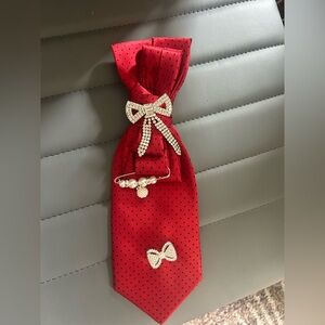 Necklace  Tie